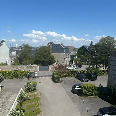 Genna Lila Le Crotoy